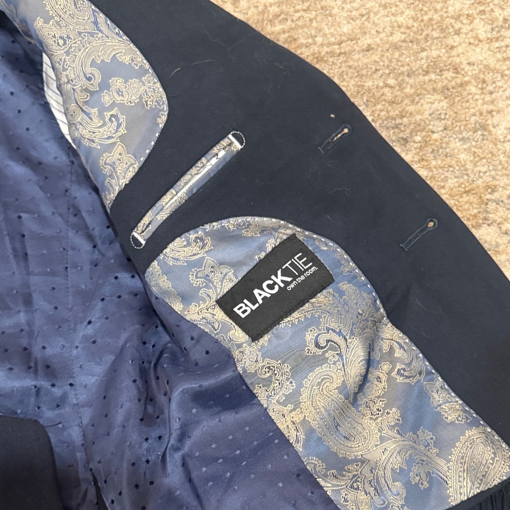 Boys' Navy 3-Piece Suit Set with Vest and Tie EUC size 6 - Picture 4 of 8